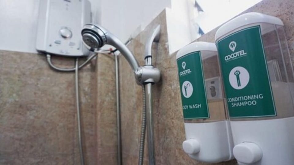 Quadruple Room | Bathroom amenities | Shower, free toiletries, towels, soap
