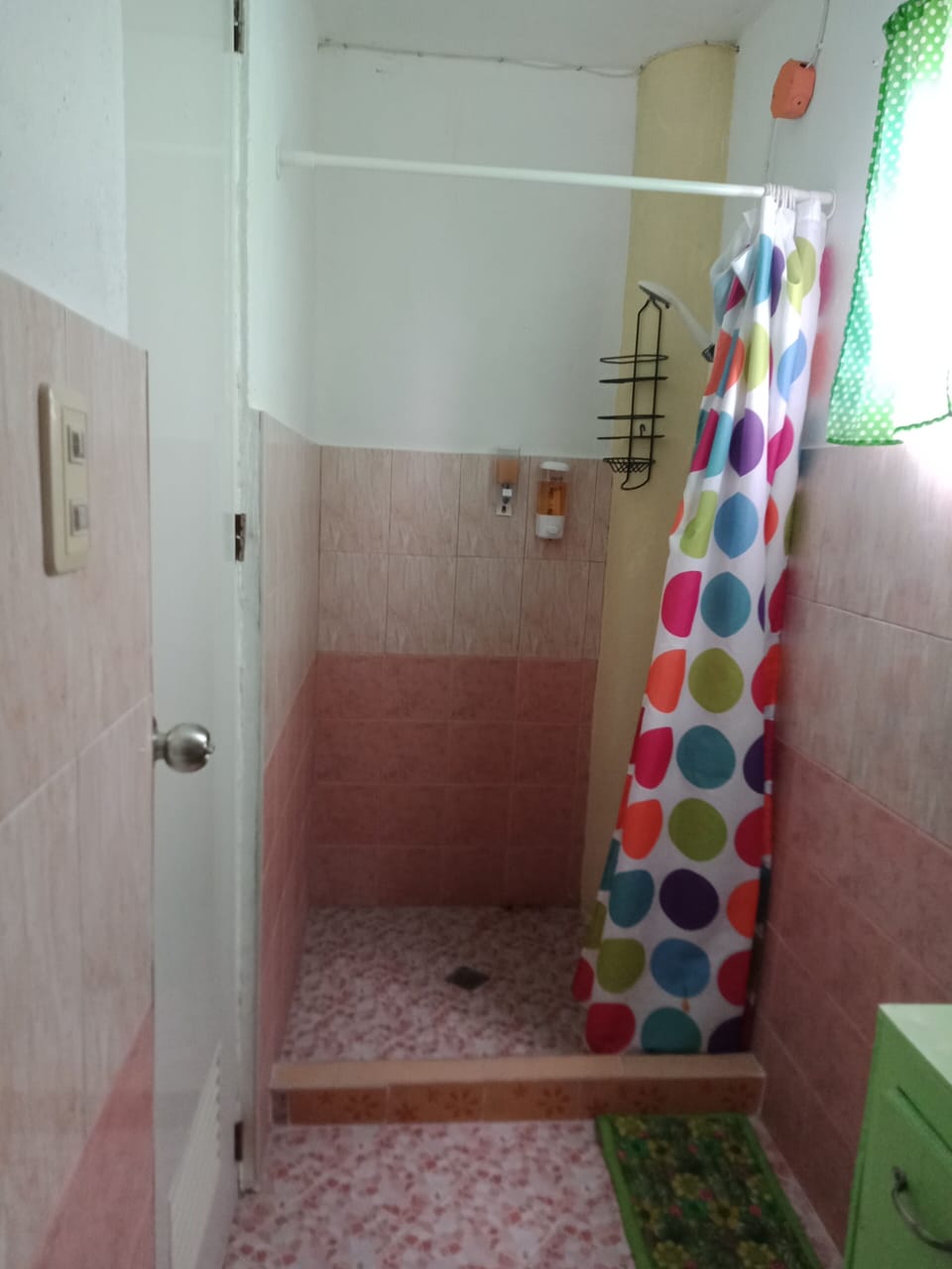 Deluxe Triple Room, Multiple Beds | Bathroom | Shower, free toiletries, towels