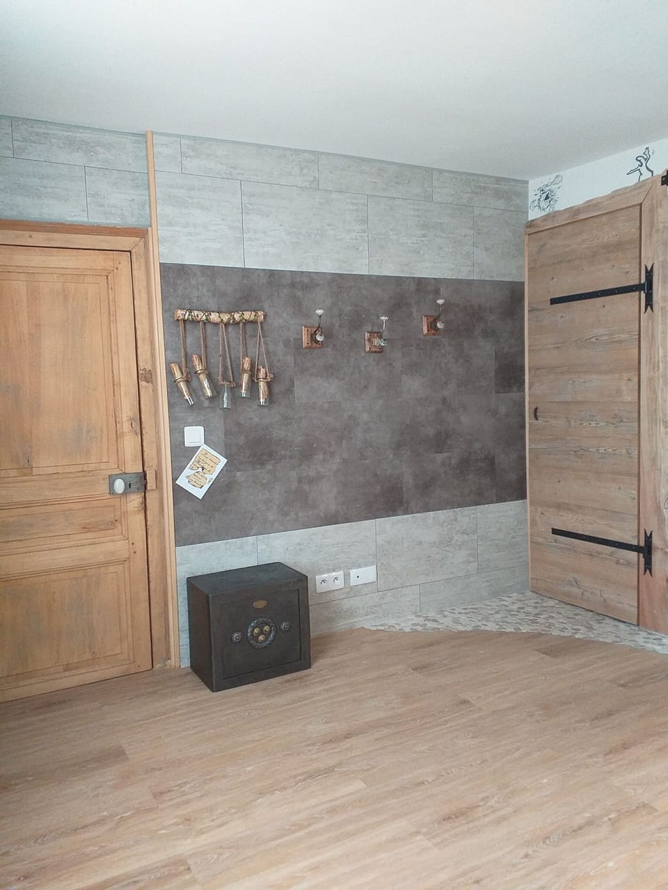 Duplex, Garden View (L'Enigmatique)