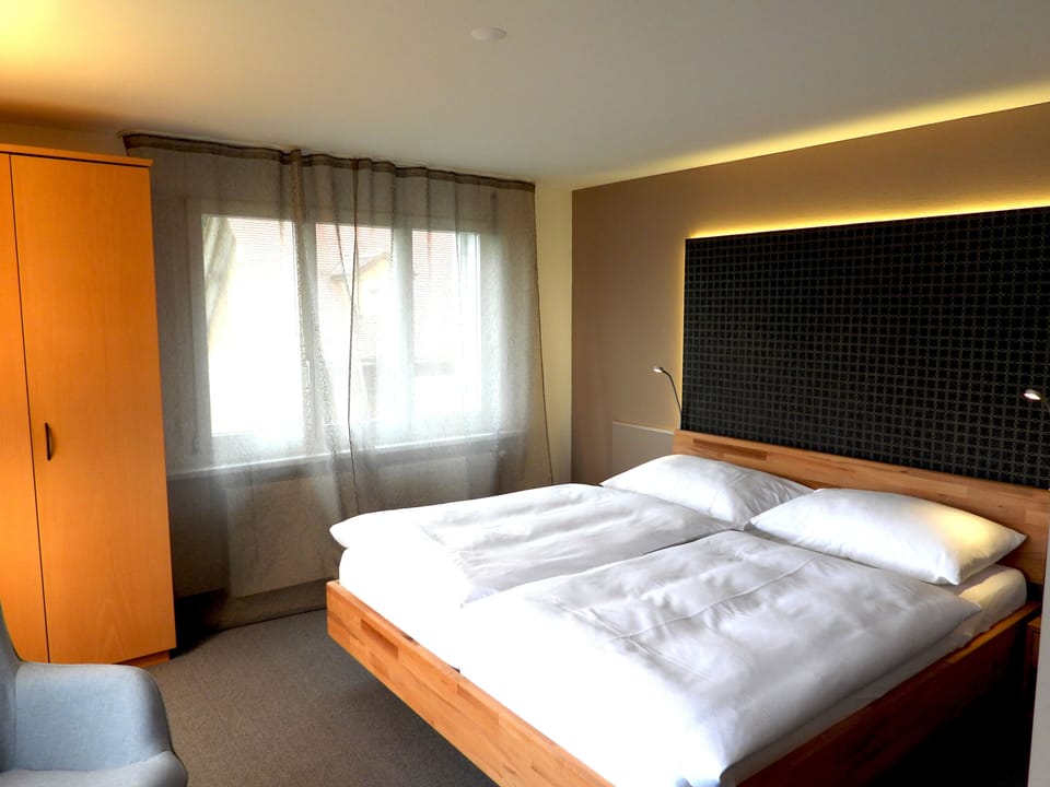 Superior Double Room | Desk, WiFi (free), bed sheets