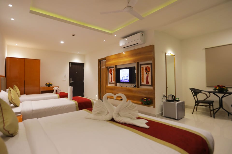 Premium Room | Premium bedding, in-room safe, individually furnished, desk