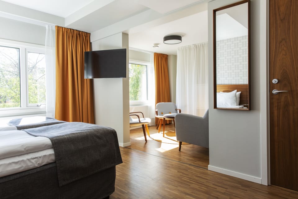 Premium Room | In-room safe, desk, blackout drapes, free WiFi