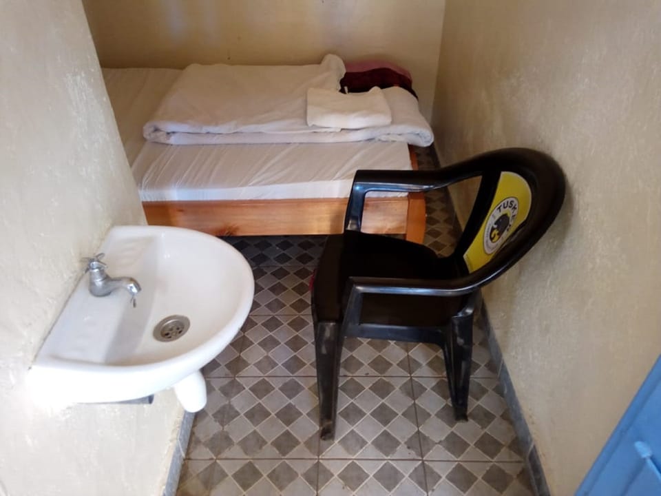 Standard Room | Free WiFi, bed sheets