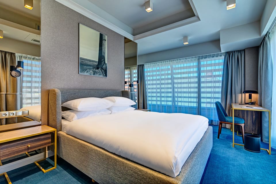 Premium Studio Suite | In-room safe, individually decorated, individually furnished, desk