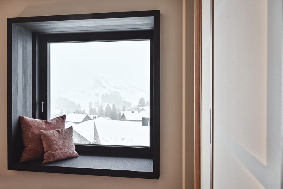 In-room safe, WiFi (free), bed sheets