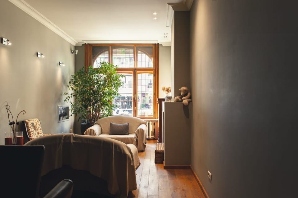 Room | Living area