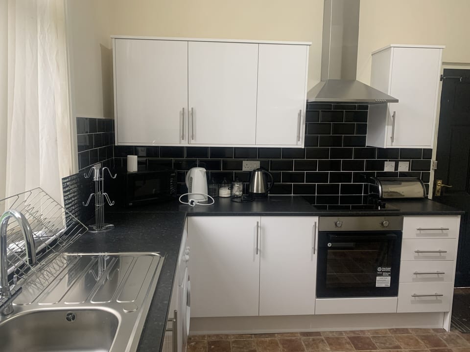 Basic Townhome | Private kitchen