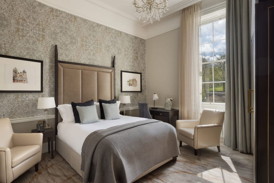 Classic Room | In-room safe, individually decorated, individually furnished