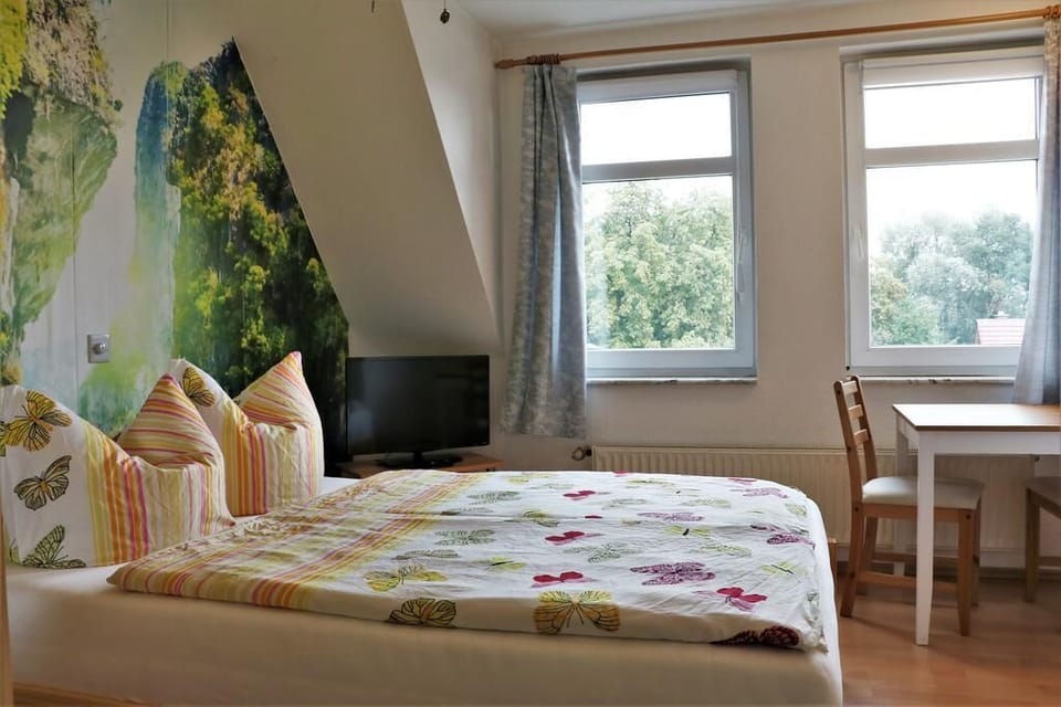 Individually decorated, individually furnished, free cribs/infant beds