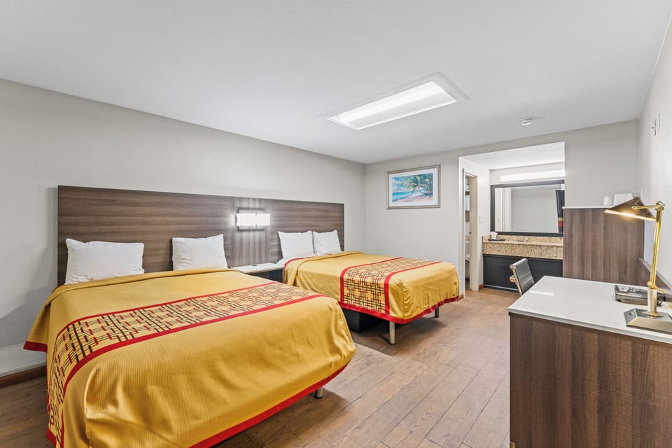 Room, 4 Bedrooms | Egyptian cotton sheets, premium bedding, down comforters, pillowtop beds