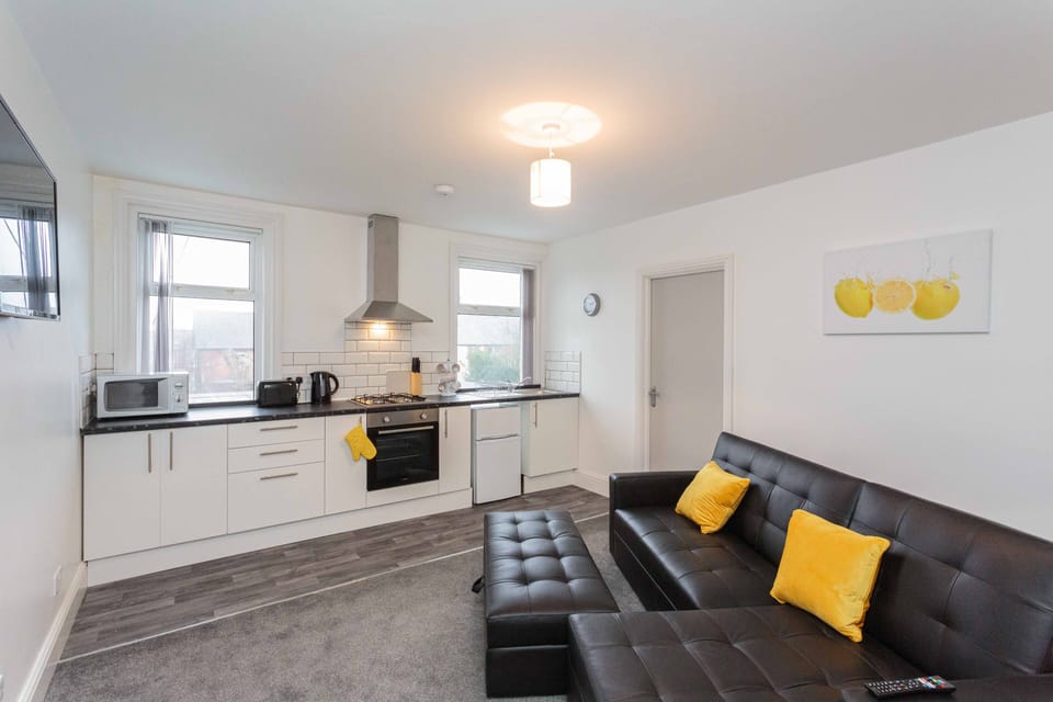 Deluxe Apartment, Private Bathroom (Lemon Suite) | Lounge