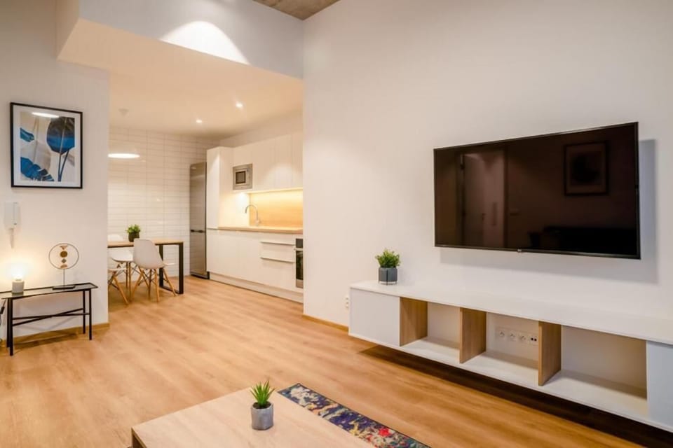 1 bedroom, individually decorated, individually furnished