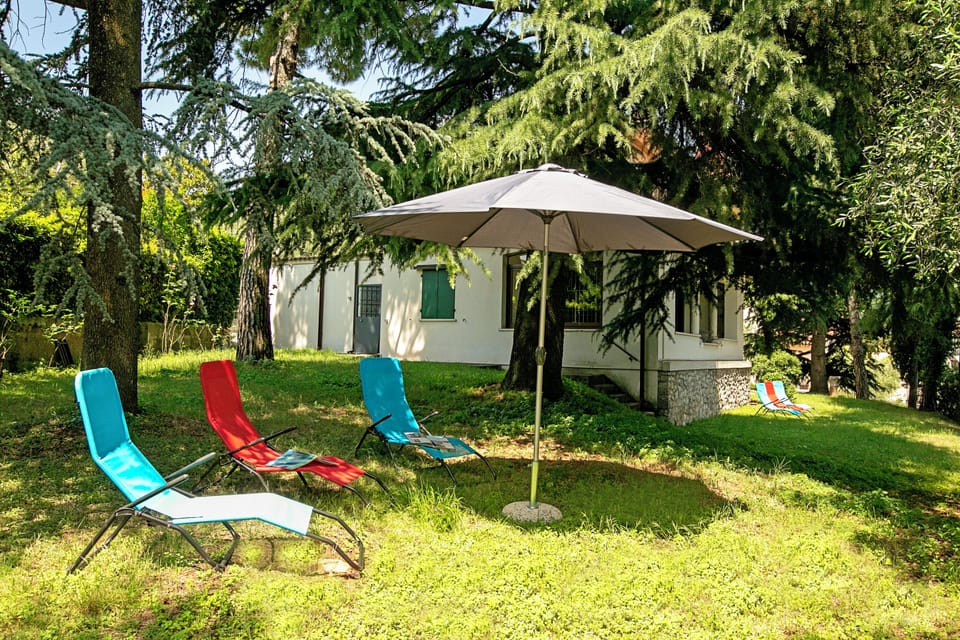 Family Villa, Multiple Bedrooms (Villa Alberti 900m from Garda lake) | Garden