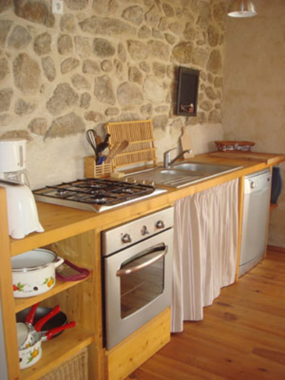 Cottage (La Grange a foin) | Private kitchenette | Electric kettle