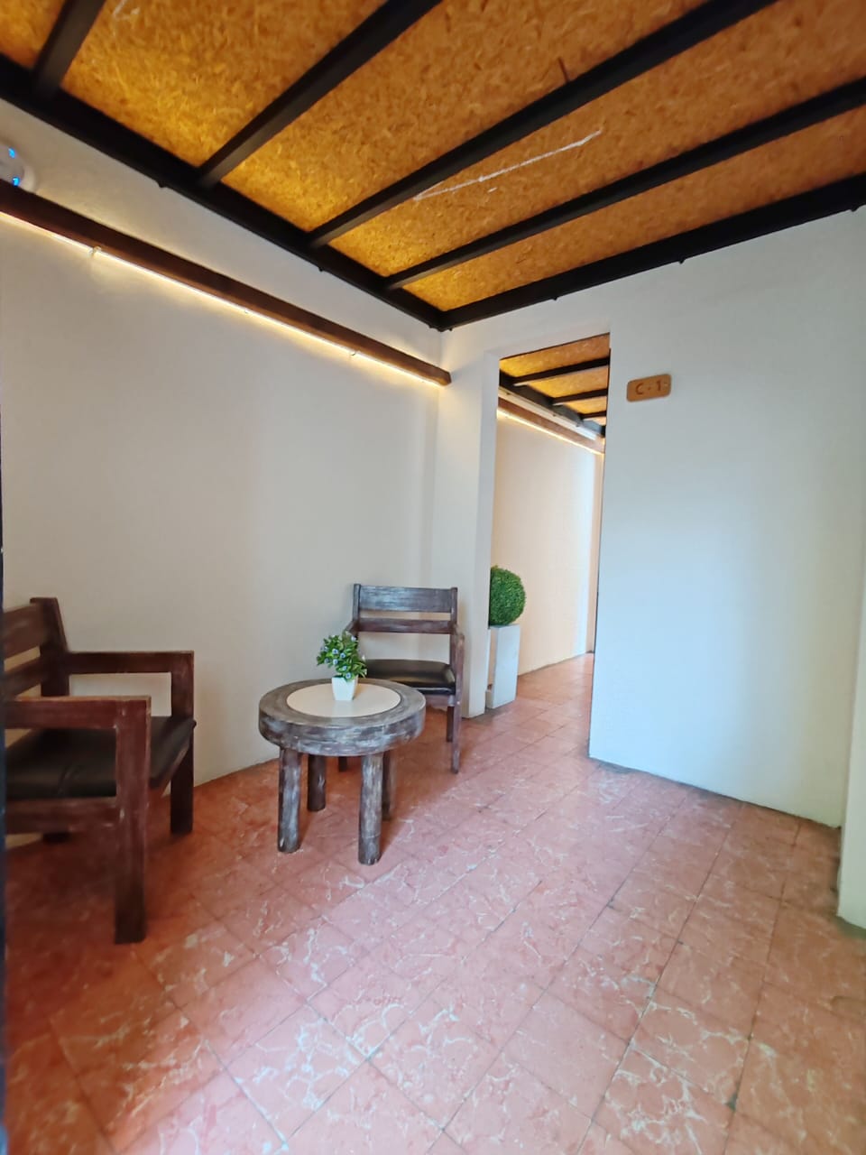 COMPARTIDA MUJERES | Iron/ironing board (on request), WiFi (free)
