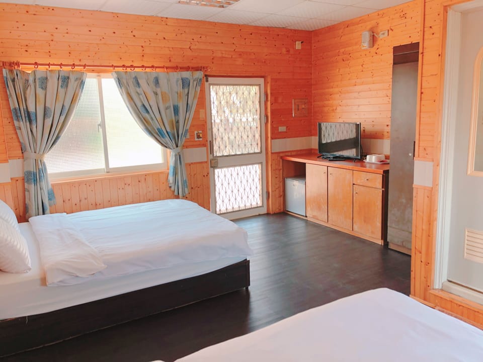 Comfort Quadruple Room | Blackout drapes, WiFi (free), bed sheets