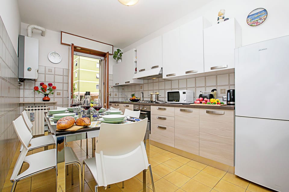 Family Apartment, Multiple Bedrooms, 2 Bathrooms (Appartamento Verona For You) | Dining