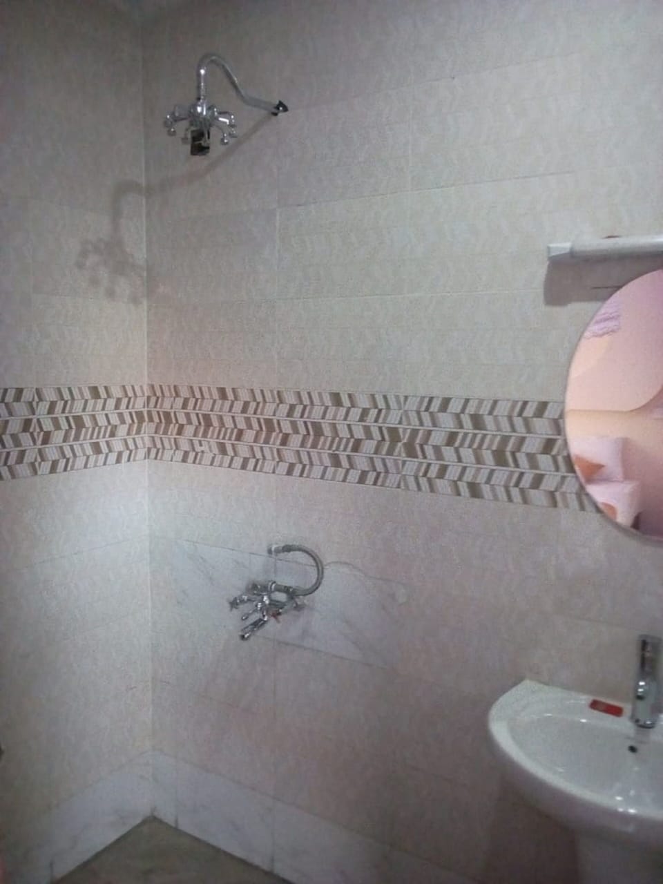 Shower, free toiletries, towels, soap