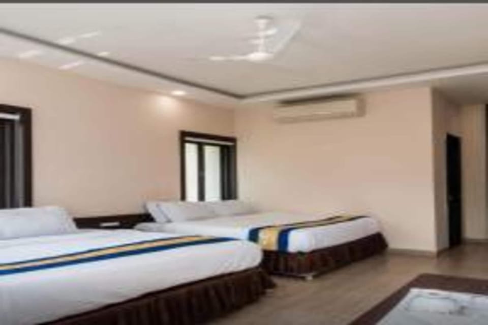 Family Room | Blackout drapes, soundproofing, free WiFi, bed sheets