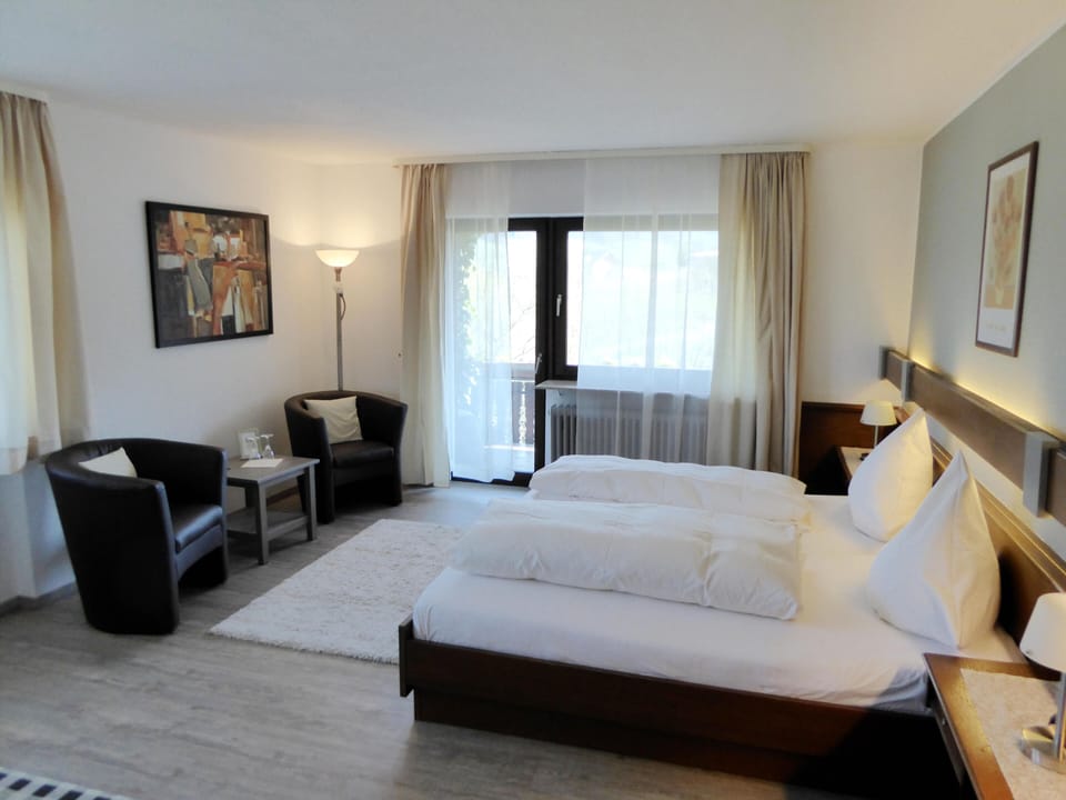 Double Room, Balcony (1 - 3) | Desk, WiFi (free), bed sheets