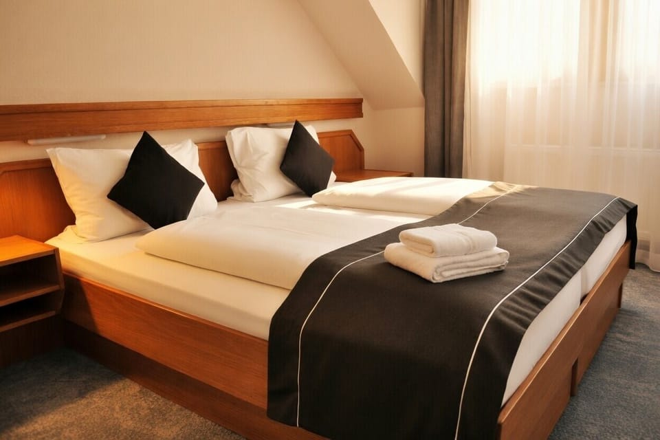 Basic Double Room | Hypo-allergenic bedding, individually decorated, individually furnished