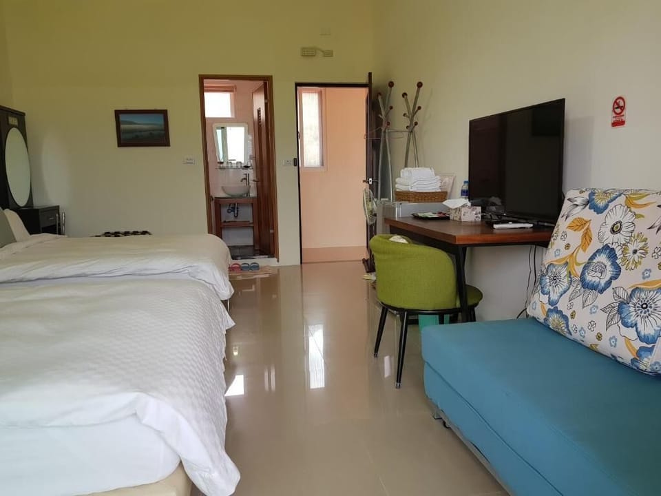 Comfort Quadruple Room, 2 Double Beds, Mountainside | Desk, laptop workspace, soundproofing, free WiFi