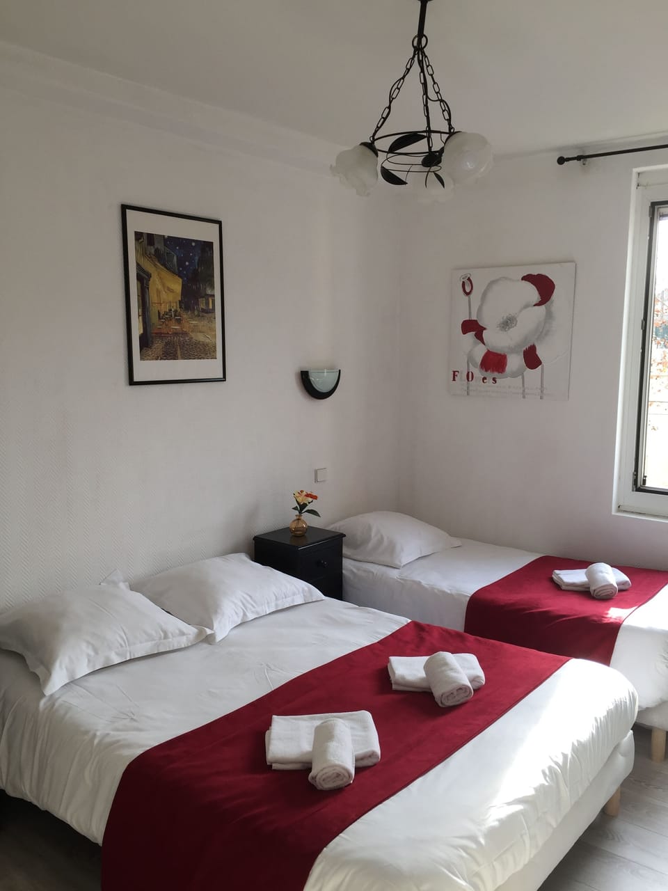 Triple Room | Desk, blackout drapes, free WiFi, bed sheets
