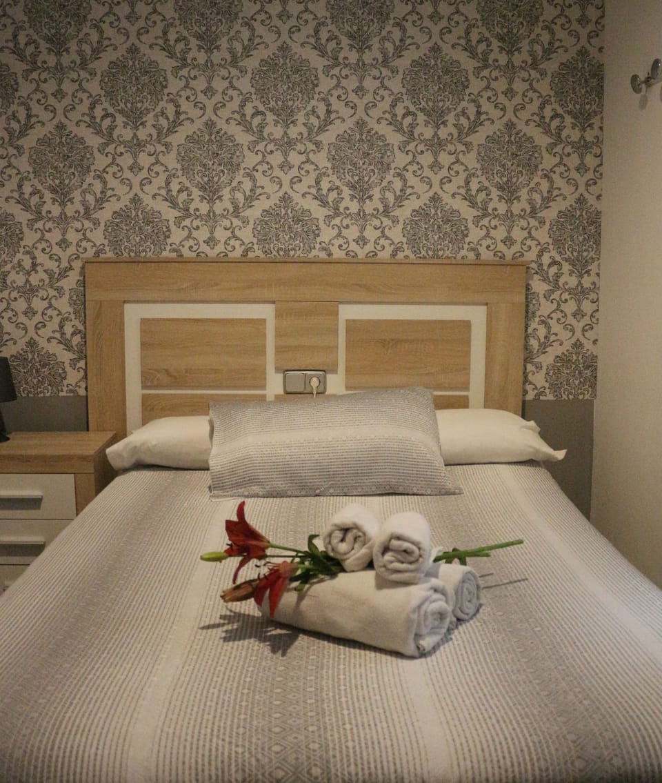 Double Room | Free WiFi, bed sheets