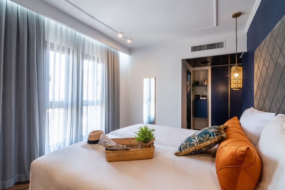 Premium Room | In-room safe, individually decorated, individually furnished
