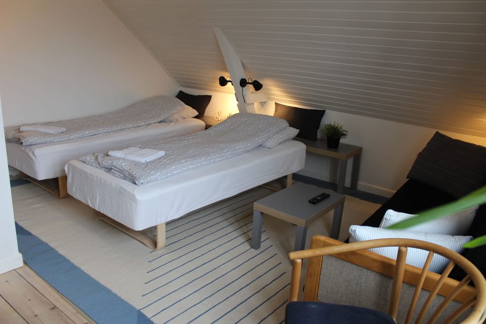 Double or Twin Room (3) | Individually decorated, individually furnished, iron/ironing board