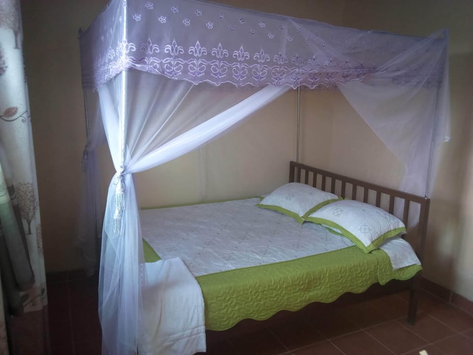 Single Room | Desk, free WiFi, bed sheets