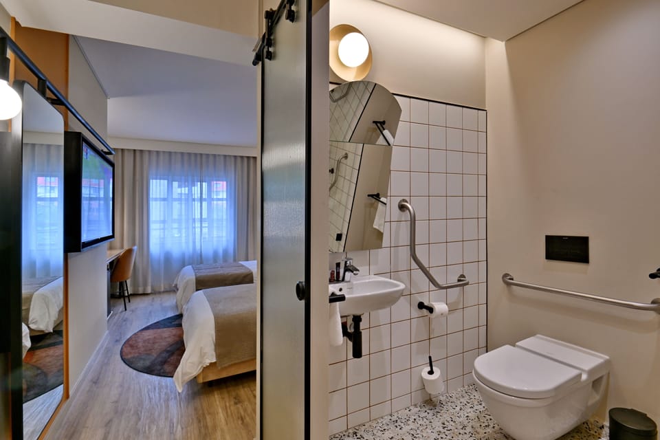 Separate tub and shower, deep soaking tub, free toiletries, hair dryer