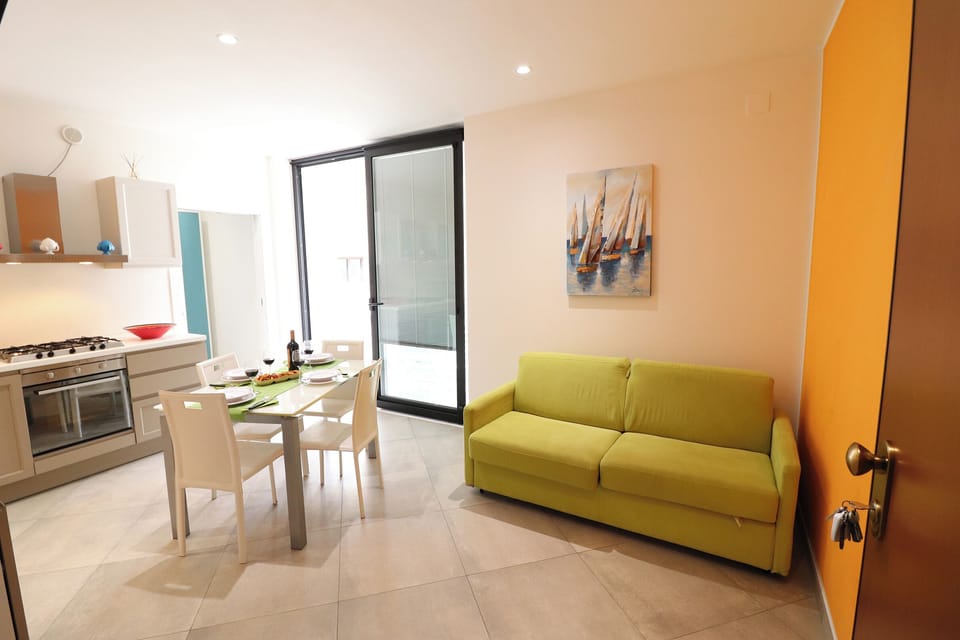 House, 2 Bedrooms, Balcony, City View | Interior