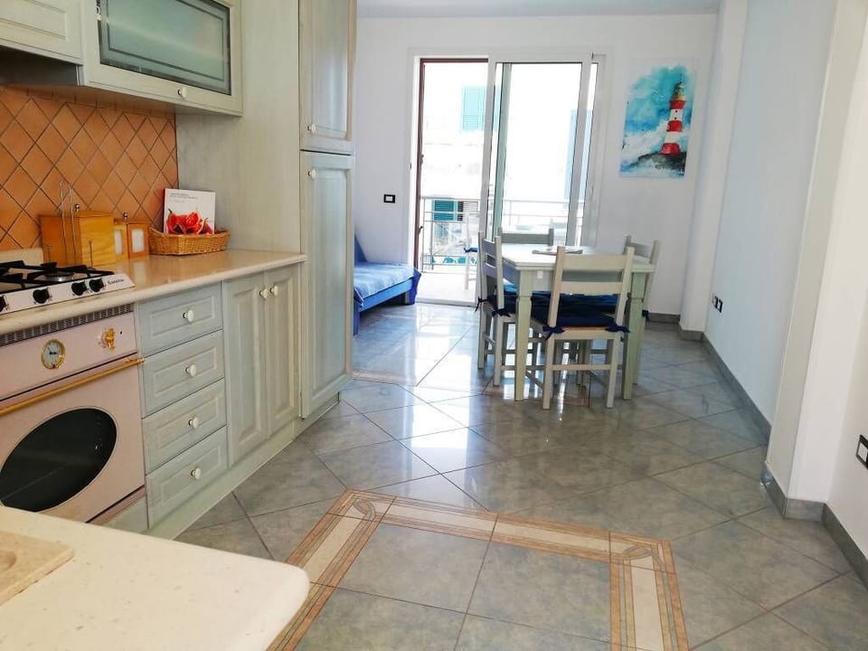 House, 2 Bedrooms, Balcony, City View | Interior