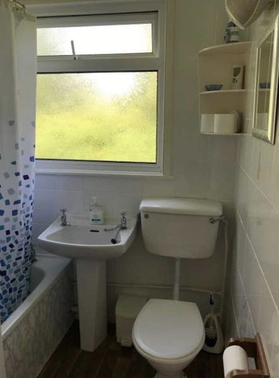 2 Bedroom Chalet Near the Beach Apartment in Yaverland