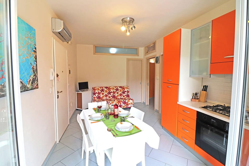 House, 2 Bedrooms, Balcony, City View | Interior