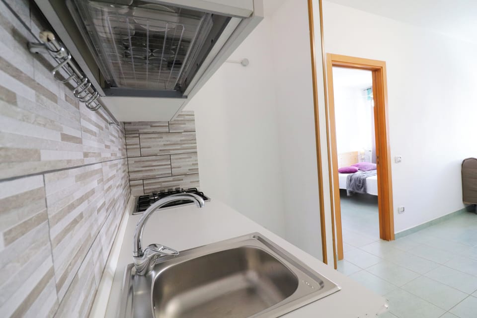House, 1 Bedroom, City View | Private kitchen | Cookware/dishes/utensils