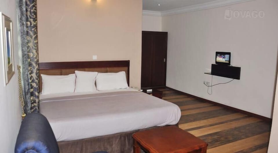 Executive Room | Individually decorated, individually furnished, desk, laptop workspace