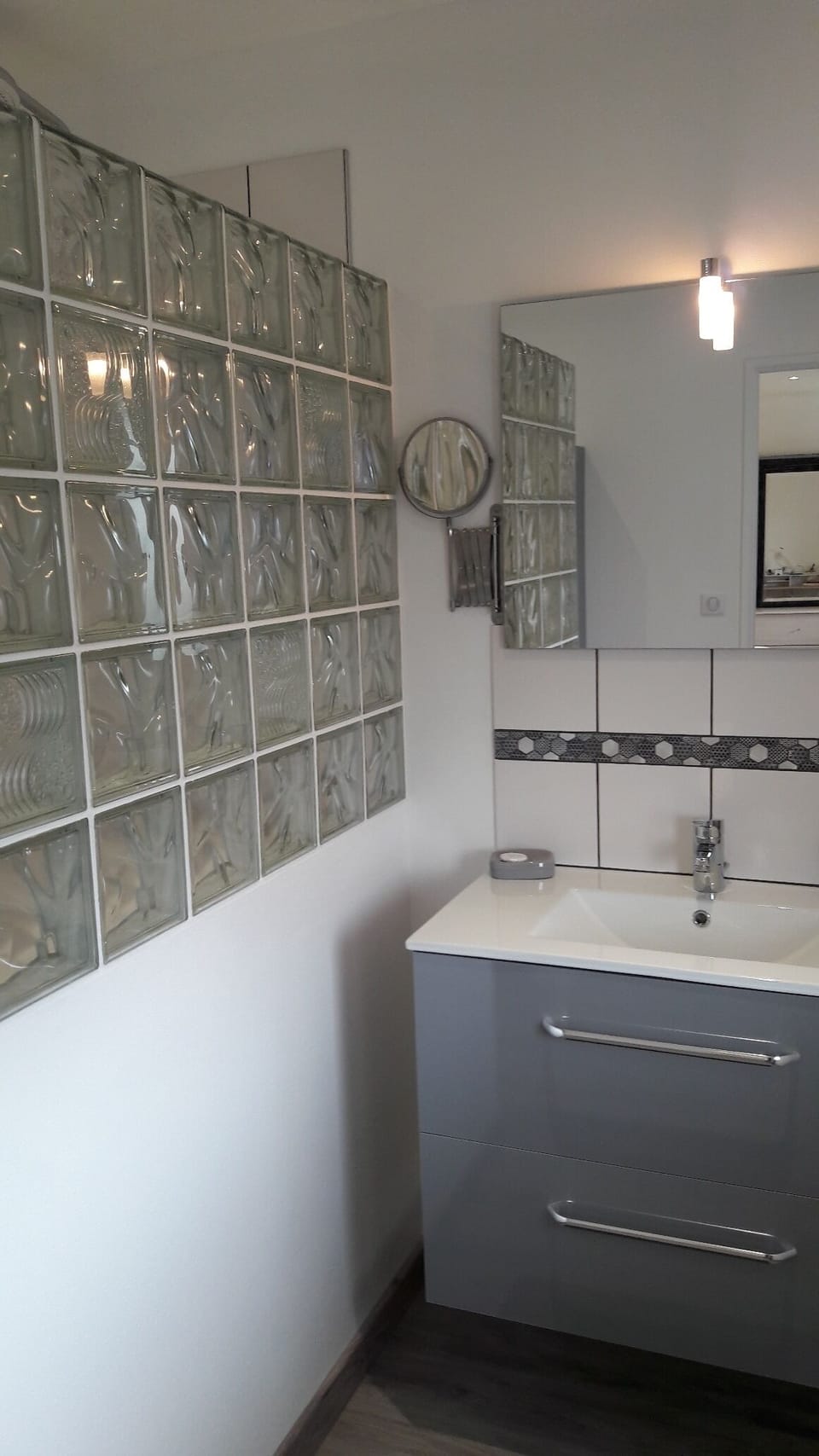 Superior Triple Room | Bathroom | Shower, hair dryer, towels, soap