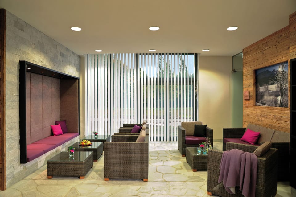 Sauna, steam room, massages