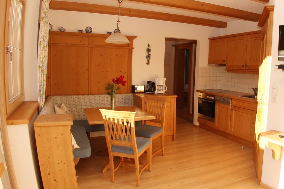 Comfort Apartment, 2 Bathrooms (cleaning fee 100,00 EUR) | Living area | 17-inch flat-screen TV with satellite channels, TV