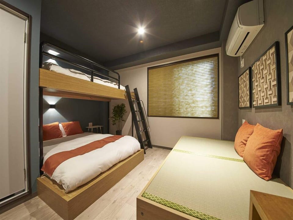 Private Vacation Room for 4 People | Desk, free WiFi