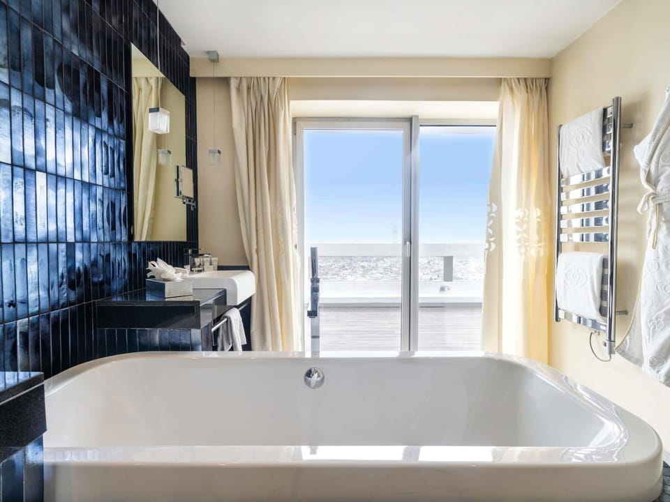Suite, 1 King Bed, Terrace | Premium bedding, minibar, in-room safe, desk