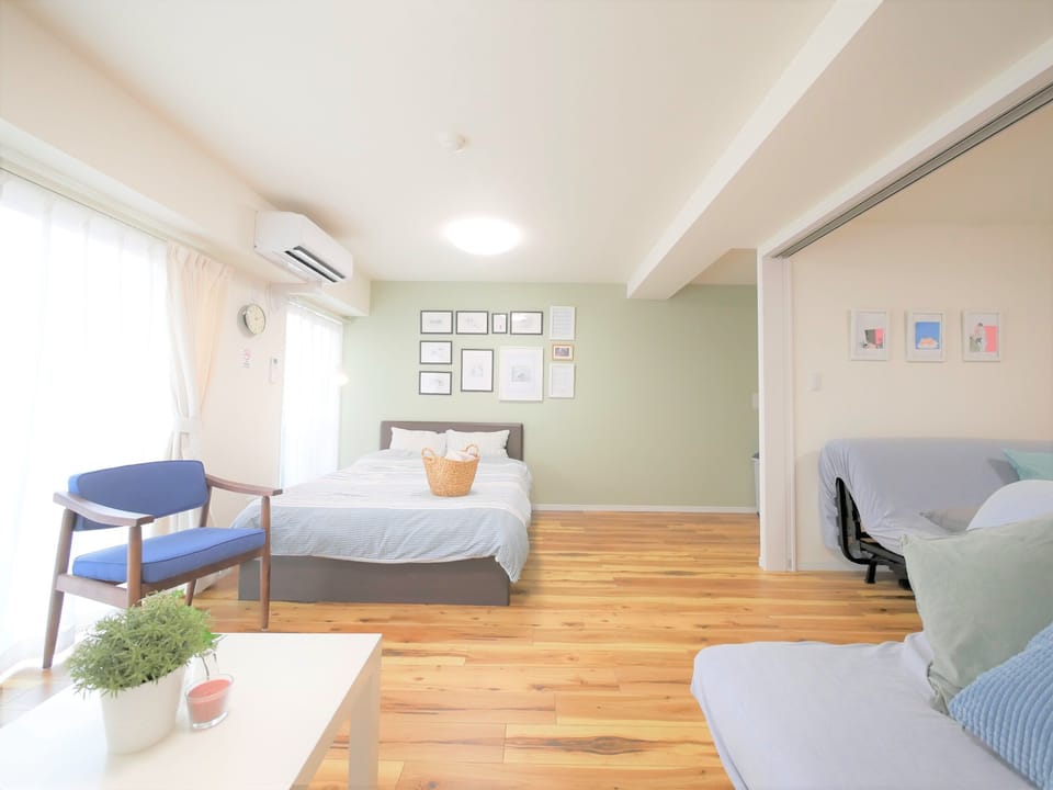 Room (/4) | Living area | Flat-screen TV