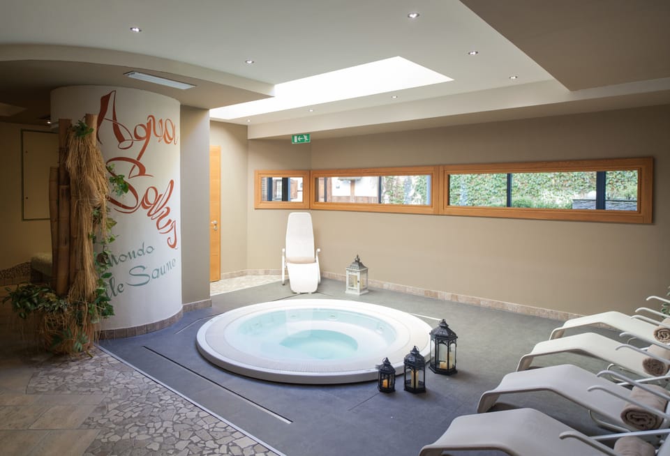 AlpHoliday Dolomiti Wellness Hotel in Dimaro