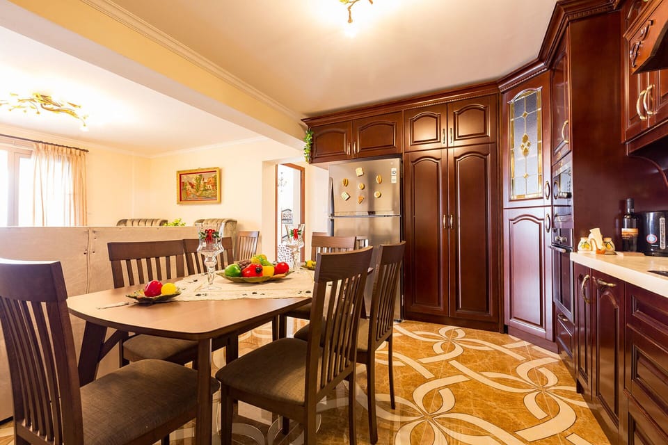Villa (5 Bedrooms) | Property amenity