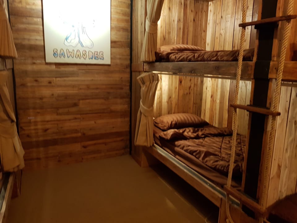 Mixed Dormitory 8 Beds | Free WiFi