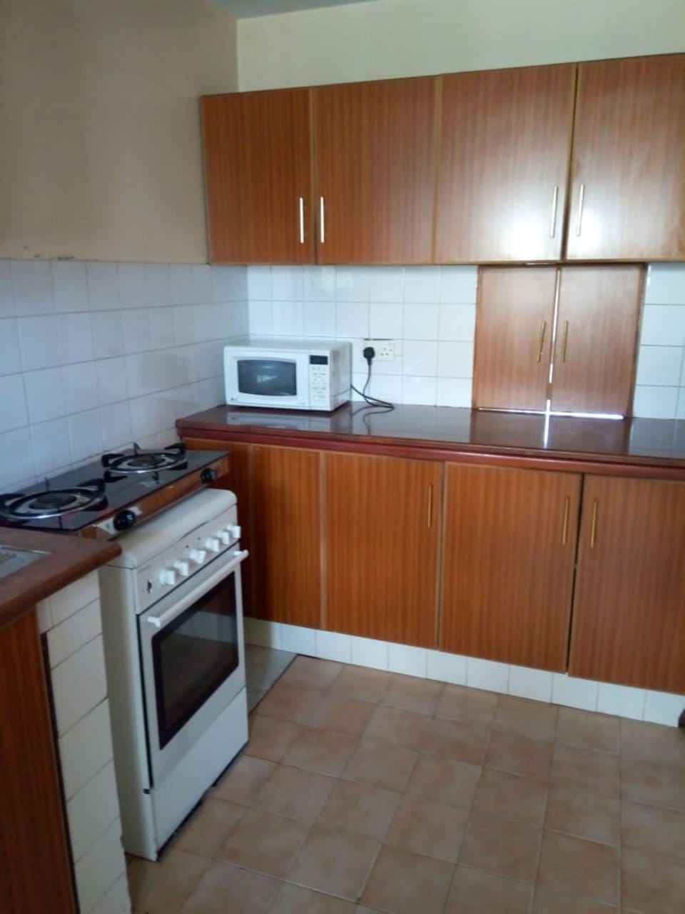 House, 5 Bedrooms | Private kitchen | Fridge, microwave, oven, stovetop
