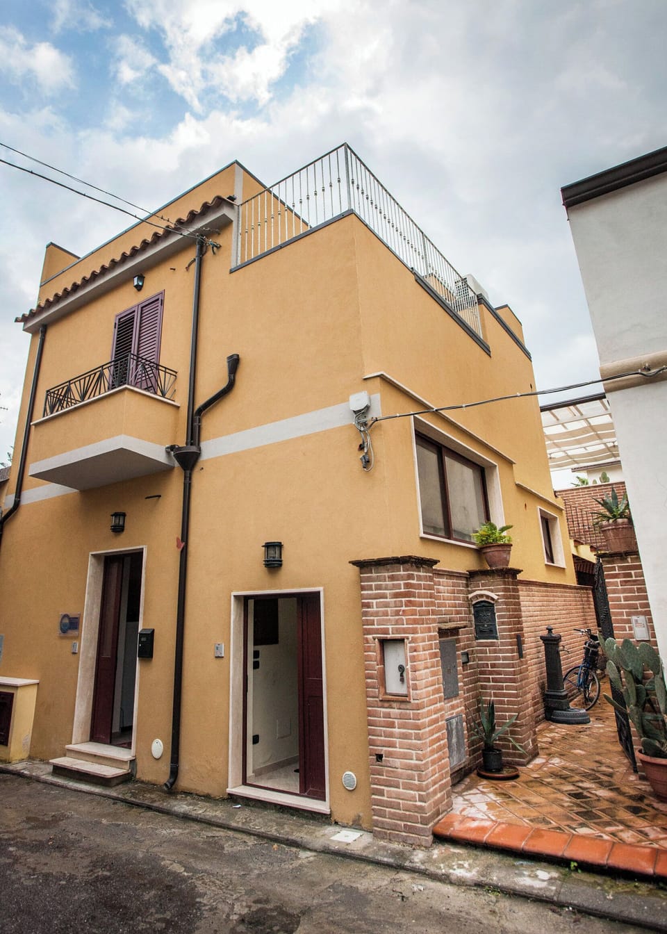 Apartment, 2 Bedrooms | Property entrance