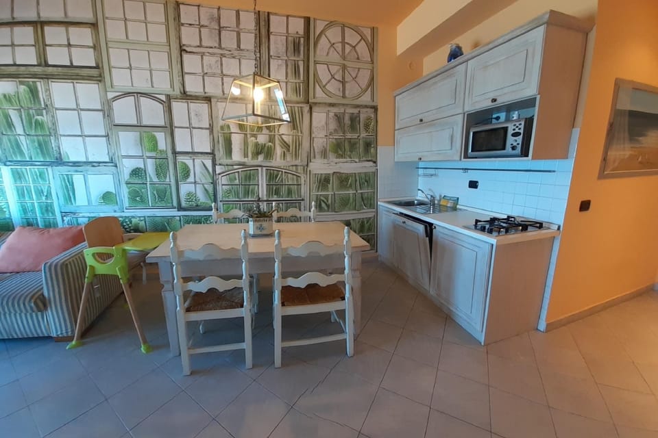 Family Apartment, Multiple Bedrooms, Sea Facing (Laigueglia Beach) | Interior
